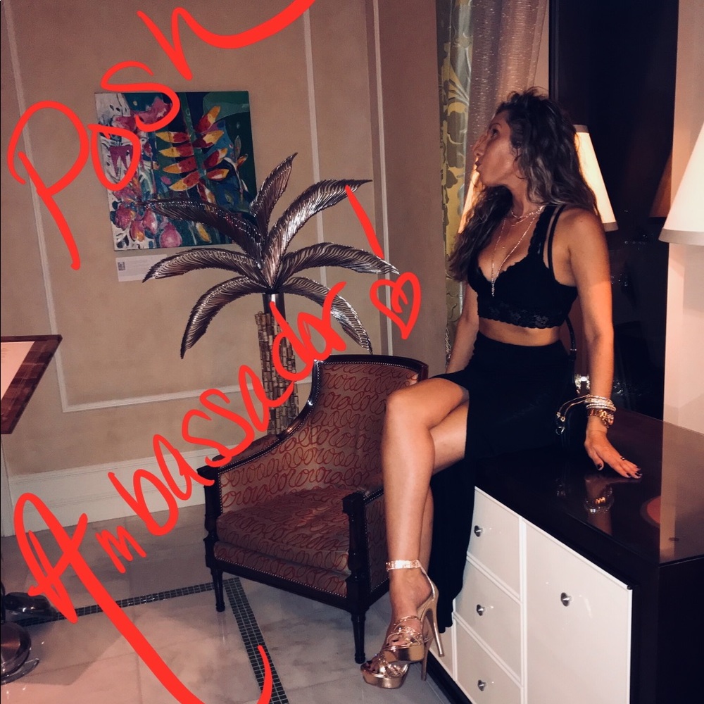 I am so excited to finally be a POSH AMBASSADOR❗️